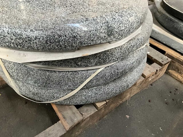 Parasolvoet graniet 4 x - afbeelding 2 van  3