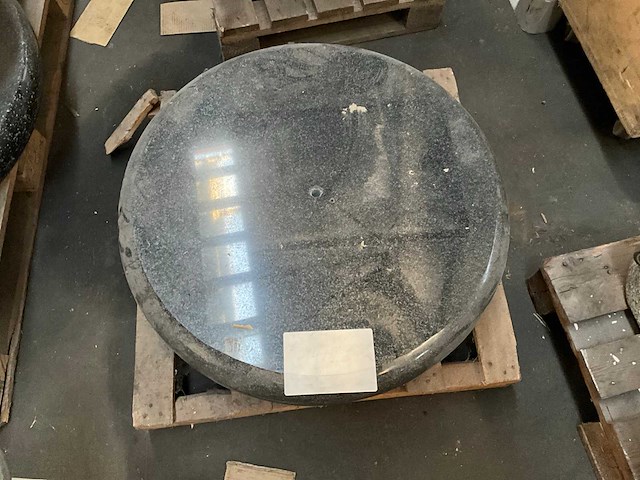 Parasolvoet graniet - afbeelding 2 van  2