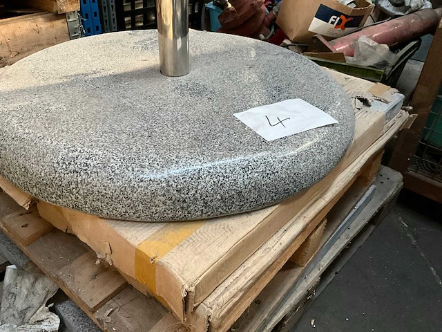 Parasolvoet graniet - afbeelding 2 van  2