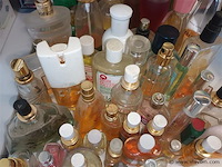 Parfumflesjes. circa 50 stuks - afbeelding 4 van  4