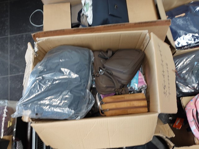 Parij diverse handtassen - afbeelding 10 van  12