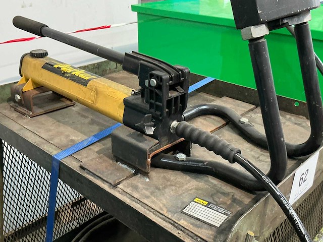 Parker 82c 061 hydraulische slangenpers - afbeelding 1 van  1