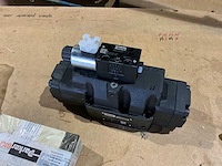 Parker d81vw026b1njw hydraulisch ventiel (2x) - afbeelding 2 van  7