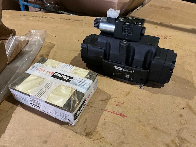 Parker d81vw026b1njw hydraulisch ventiel (2x) - afbeelding 3 van  7