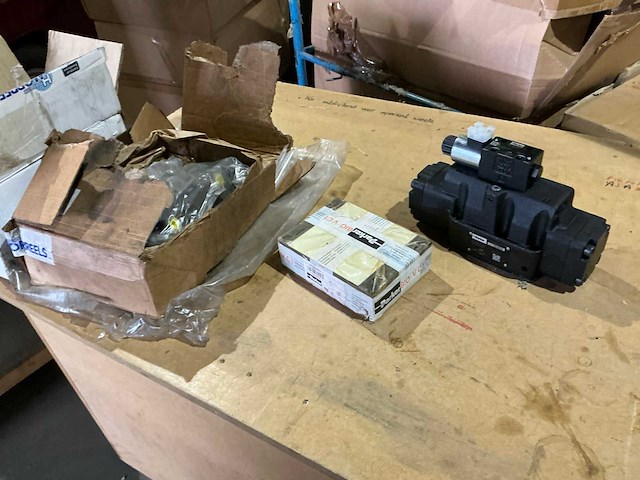 Parker d81vw026b1njw hydraulisch ventiel (2x) - afbeelding 4 van  7