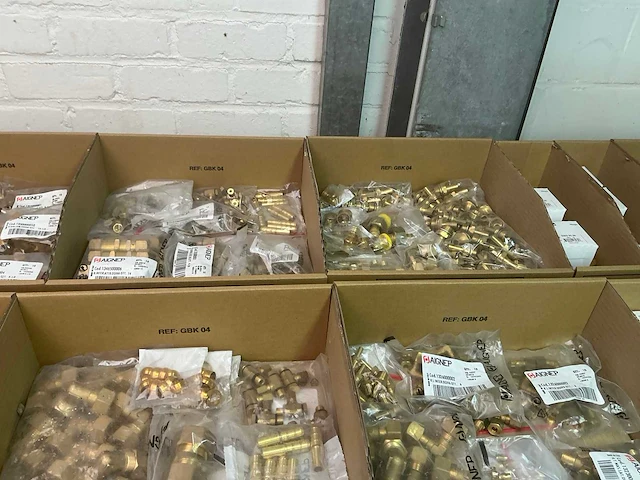 Parker en aignep partij messing koppelingen, slangpilaren, reducties - afbeelding 6 van  10