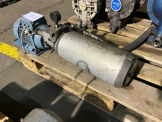 Parker hydraulisch aggregaat - afbeelding 2 van  4