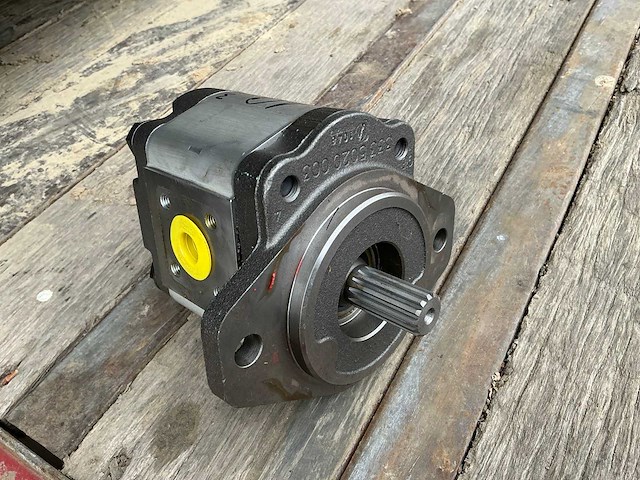 Parker hydraulisch pomp 19cc (2x) - afbeelding 4 van  6