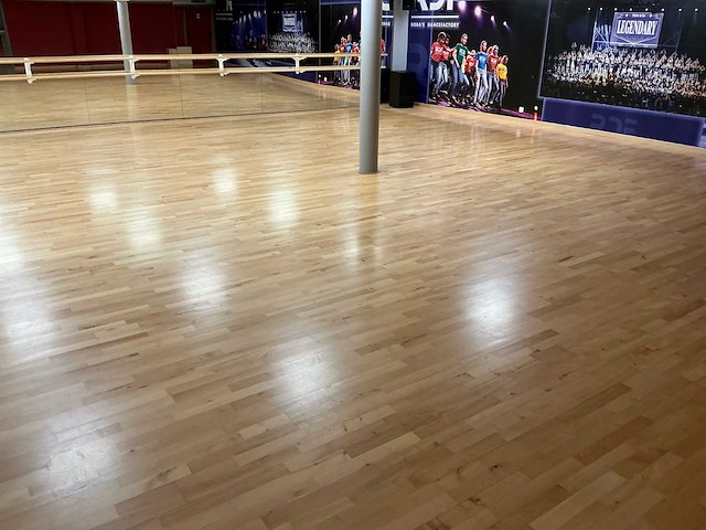 Parketvloer 130m2 - afbeelding 1 van  6