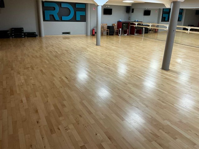 Parketvloer 130m2 - afbeelding 2 van  6