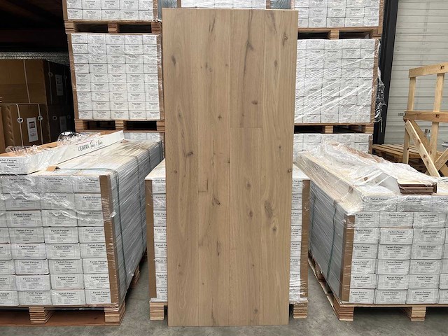 Parketvloer 162,45m² 1900x190x10/3mm - afbeelding 1 van  4