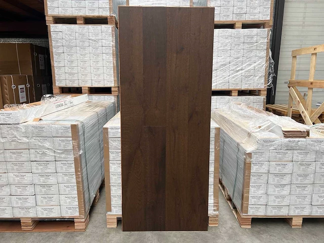 Parketvloer 162,45m² 1900x190x10/3mm - afbeelding 1 van  4