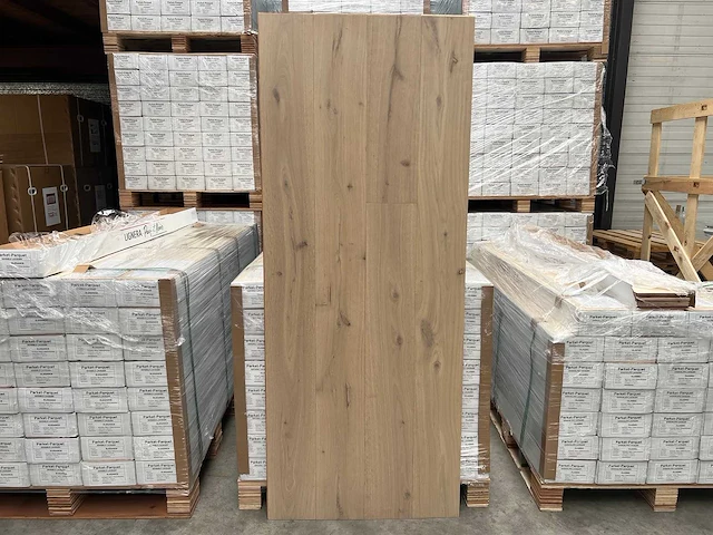 Parketvloer 72,2m² 1900x190x10/3mm - afbeelding 1 van  4