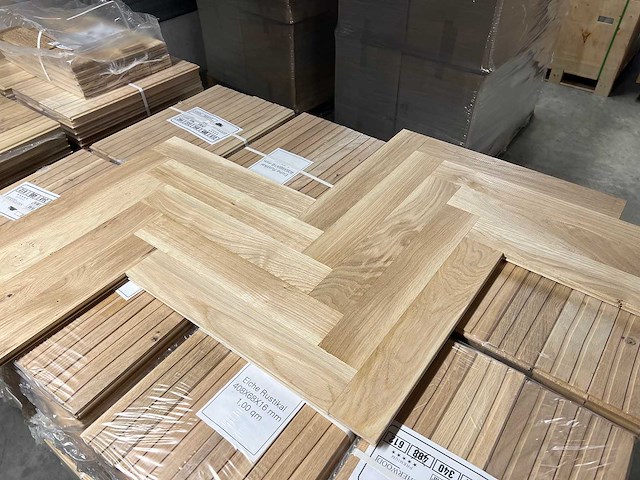 Parketvloer 75m² massief eikenvisgraat 408x68x16mm - afbeelding 1 van  8