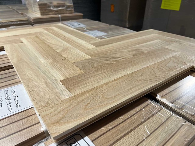 Parketvloer 75m² massief eikenvisgraat 408x68x16mm - afbeelding 3 van  8