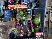 Partij 37 stuks masters of the universe he-man and the masters of the universe skeletor reborn action figure with power attack move & accessories, motu collectible - afbeelding 7 van  8
