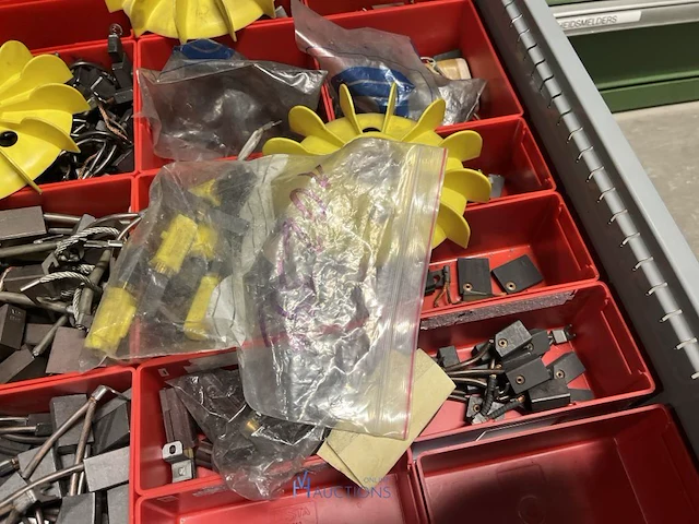 Partij aandrijf- en machinecomponenten - afbeelding 75 van  91