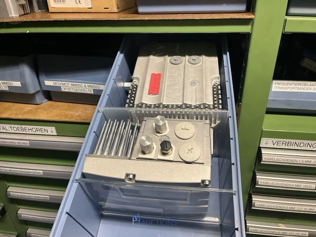 Partij aandrijf- en machinecomponenten - afbeelding 85 van  91