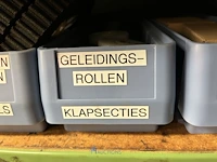 Partij aandrijfkettingen, kettingwielen en geleiderollen - afbeelding 29 van  135