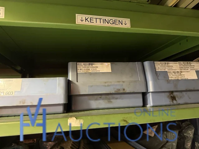Partij aandrijfkettingen, kettingwielen en geleiderollen - afbeelding 45 van  135