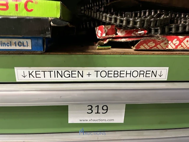 Partij aandrijfkettingen, kettingwielen en geleiderollen - afbeelding 46 van  135