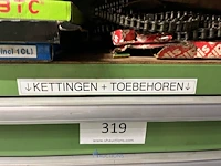 Partij aandrijfkettingen, kettingwielen en geleiderollen - afbeelding 46 van  135