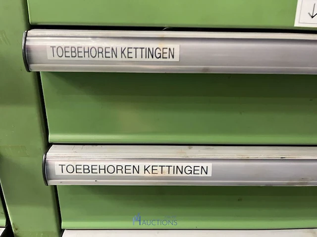 Partij aandrijfkettingen, kettingwielen en geleiderollen - afbeelding 47 van  135