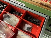 Partij aandrijfkettingen, kettingwielen en geleiderollen - afbeelding 51 van  135