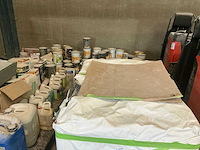 Partij aangebroken verf - afbeelding 1 van  5