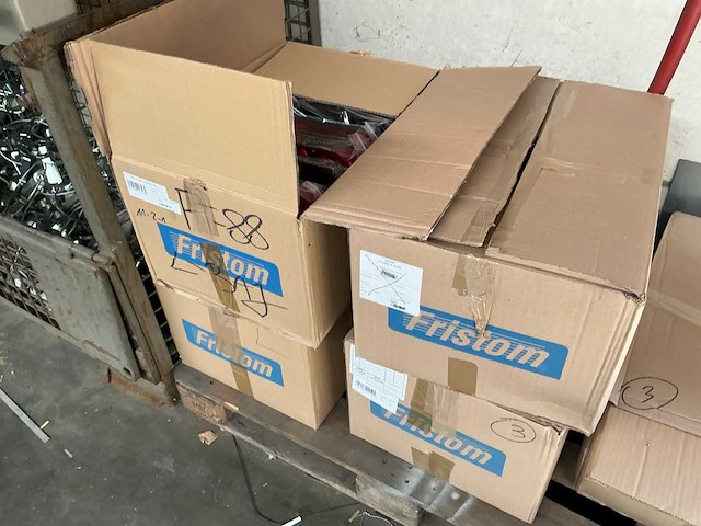 Partij aanhangwagen onderdelen en accessoires - afbeelding 3 van  13