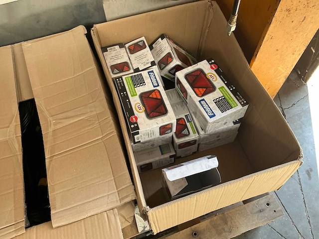 Partij aanhangwagen onderdelen en accessoires - afbeelding 5 van  13