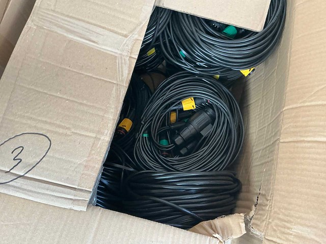 Partij aanhangwagen onderdelen en accessoires - afbeelding 1 van  4