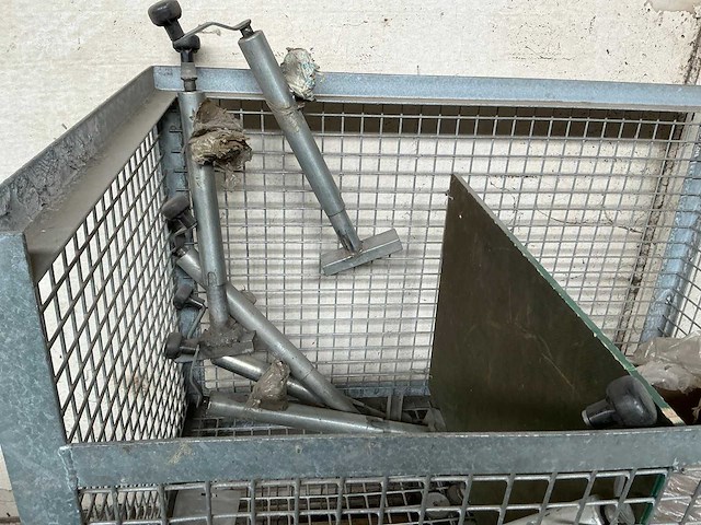 Partij aanhangwagen onderdelen en accessoires - afbeelding 4 van  13