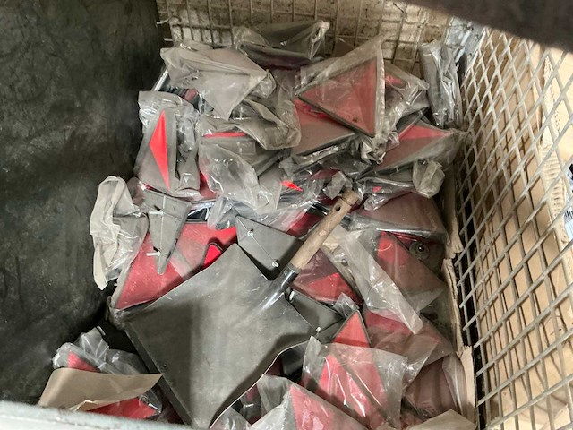 Partij aanhangwagen onderdelen en accessoires - afbeelding 13 van  13