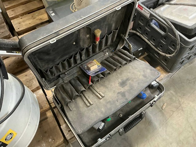 Partij aannemersbenodigdheden - afbeelding 3 van  16