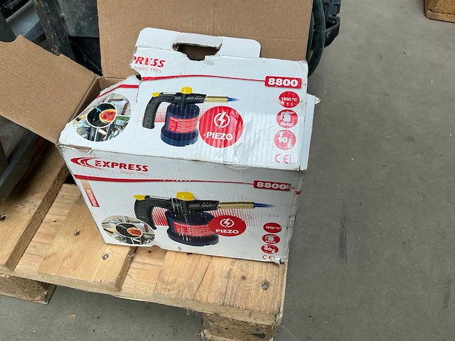 Partij aannemersbenodigdheden - afbeelding 6 van  6