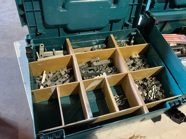 Partij aannemersbenodigdheden - afbeelding 6 van  7