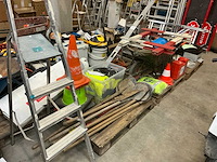 Partij aannemersmateriaal - afbeelding 1 van  8