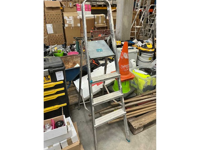 Partij aannemersmateriaal - afbeelding 2 van  8