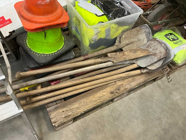 Partij aannemersmateriaal - afbeelding 4 van  8