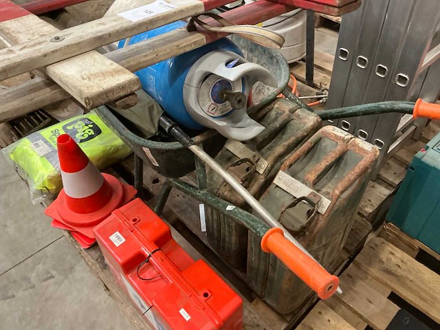 Partij aannemersmateriaal - afbeelding 8 van  8