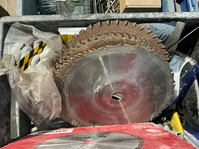 Partij aannemersmateriaal - afbeelding 2 van  16