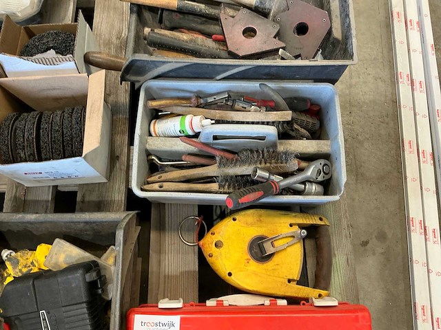 Partij aannemersmateriaal - afbeelding 2 van  6