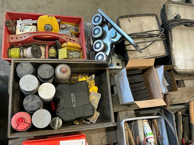 Partij aannemersmateriaal - afbeelding 6 van  6