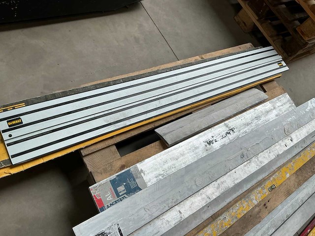 Partij aannemersmateriaal - afbeelding 2 van  4