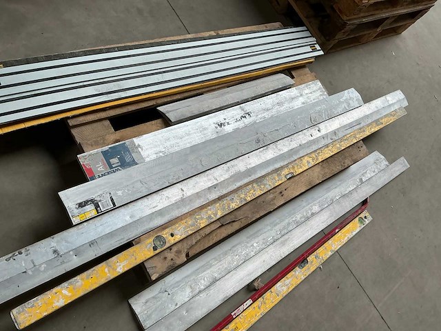 Partij aannemersmateriaal - afbeelding 3 van  4