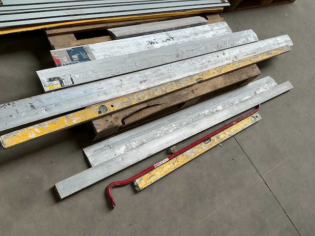 Partij aannemersmateriaal - afbeelding 4 van  4