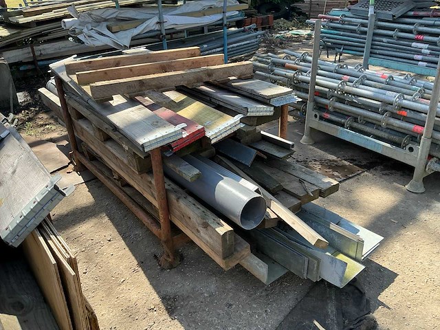 Partij aannemersmateriaal - afbeelding 7 van  7