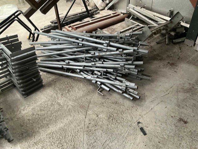 Partij aannemersmateriaal - afbeelding 7 van  10