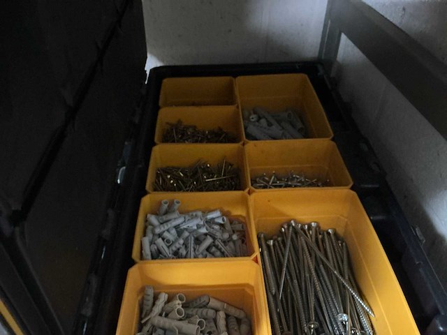Partij aannemersmateriaal - afbeelding 2 van  16